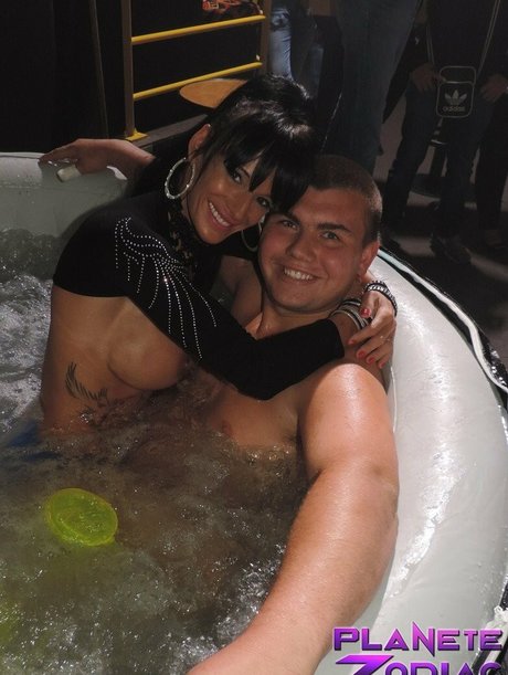 Foto di nudo di fuga di OnlyFans di Gogo Stripper