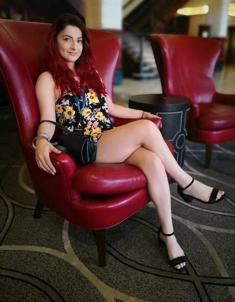Anniefuchsia