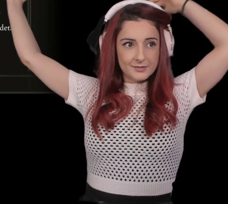 Anniefuchsia