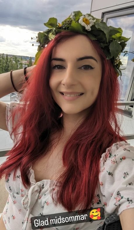 Anniefuchsia