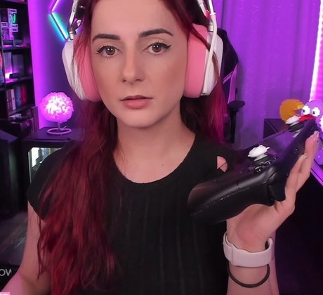 Anniefuchsia
