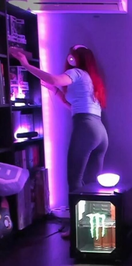 Anniefuchsia