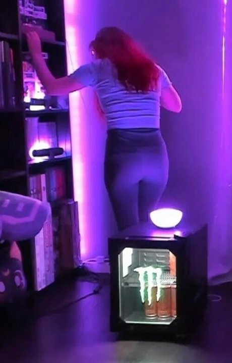 Anniefuchsia