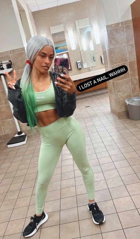 Foto di nudo di fuga di OnlyFans di Zelina Vega