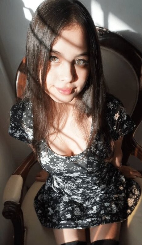 Foto di nudo di fuga di OnlyFans di Eva Partis