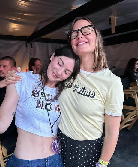 Foto di nudo di fuga di OnlyFans di Gracie Abrams