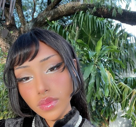 Foto di nudo di fuga di OnlyFans di Sadgyaru