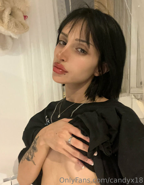 Foto di nudo di fuga di OnlyFans di Candyx18