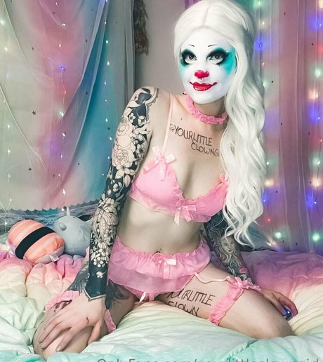 Foto di nudo di fuga di OnlyFans di Yourlittleclowngirl