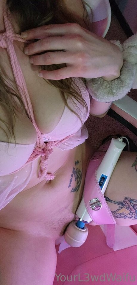 Foto di nudo di fuga di OnlyFans di Yourl3wdwaifu