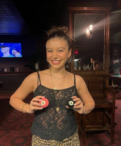 Foto di nudo di fuga di OnlyFans di Genevieve Hannelius