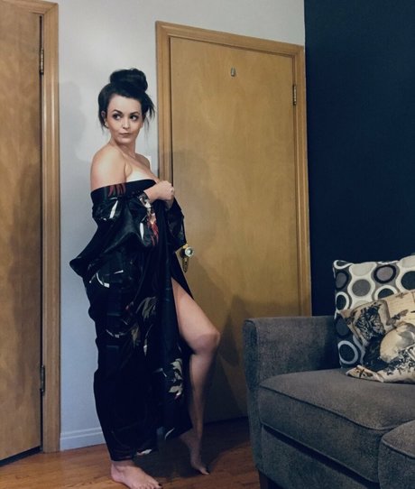 Foto di nudo di fuga di OnlyFans di Karby