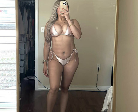 Foto di nudo di fuga di OnlyFans di Nadjavee