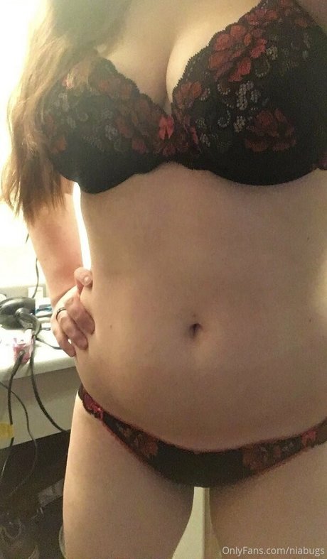 Foto di nudo di fuga di OnlyFans di Niabugs
