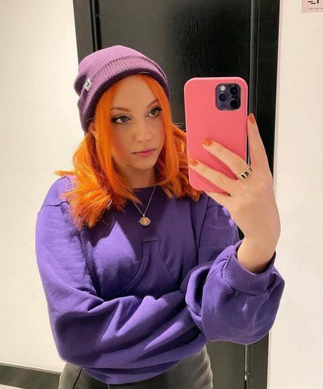 Foto di nudo di fuga di OnlyFans di Mona Schon