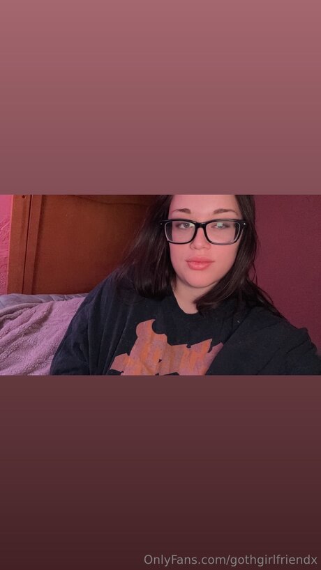 Foto di nudo di fuga di OnlyFans di Gothgirlfriendx