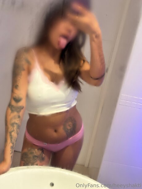 Foto di nudo di fuga di OnlyFans di Heeyshakti