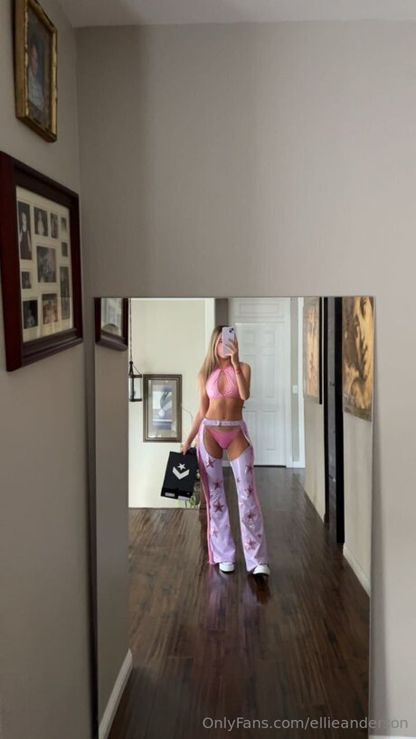 Foto di nudo di fuga di OnlyFans di Ellieanderson