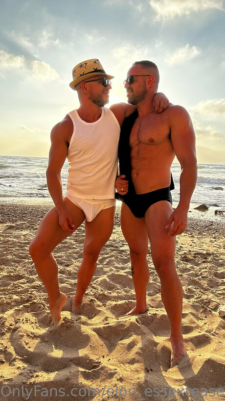 Foto di nudo di fuga di OnlyFans di Elon Essexteaser