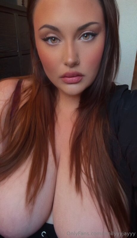 Foto di nudo di fuga di OnlyFans di Emilyyyjayyy
