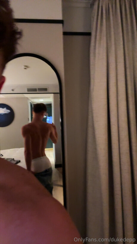 Foto di nudo di fuga di OnlyFans di Dukedepp