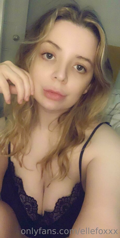 Foto di nudo di fuga di OnlyFans di Ellefoxfree