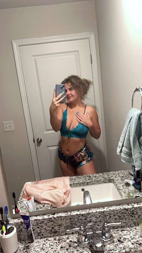 Corinnagoeswild