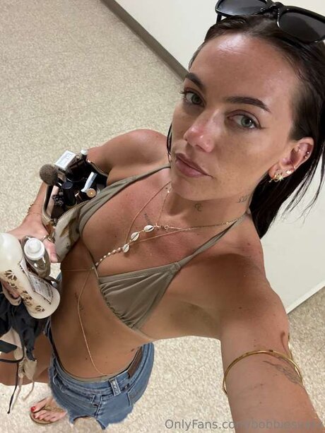 Foto di nudo di fuga di OnlyFans di Bobbiesuxtv