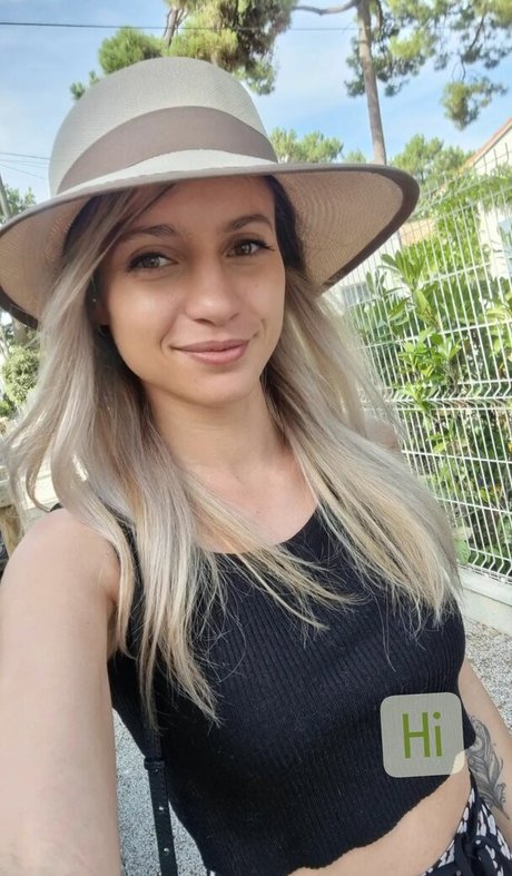 Laure Valee