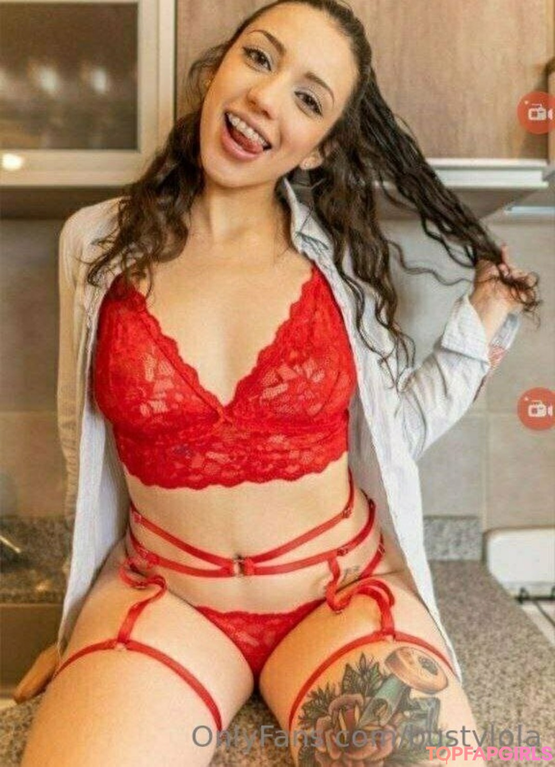 Foto di nudo di fuga di OnlyFans di Bustylola #1157