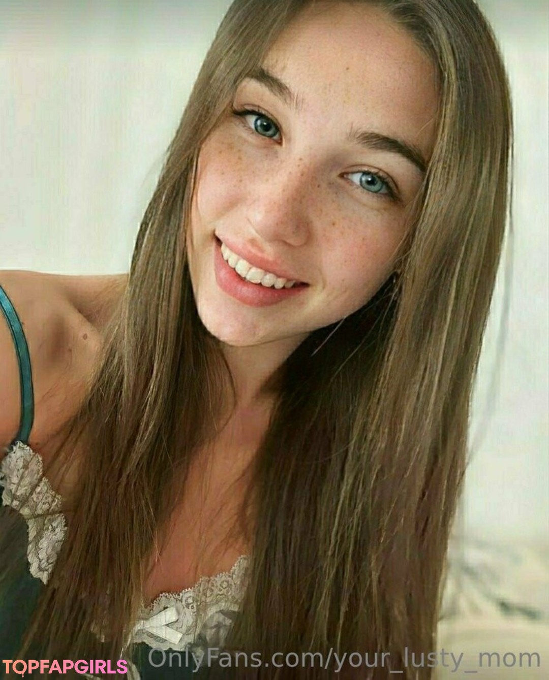 Foto di nudo di fuga di OnlyFans di Yourlustymom #1367