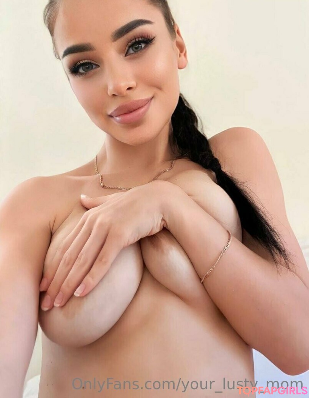 Foto di nudo di fuga di OnlyFans di Yourlustymom #1372