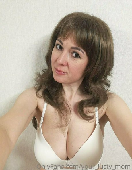 Foto di nudo di fuga di OnlyFans di Yourlustymom