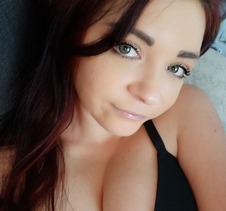 Foto di nudo di fuga di OnlyFans di Cowtail