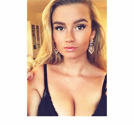 Foto di nudo di fuga di OnlyFans di Alma Tandrup