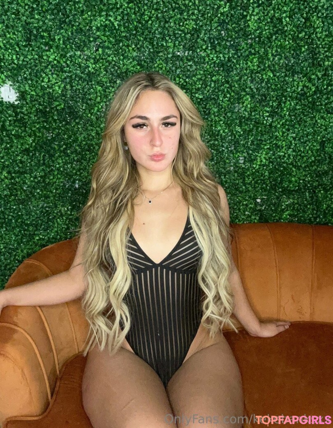 Foto di nudo di fuga di OnlyFans di Kekebanksxx #1068