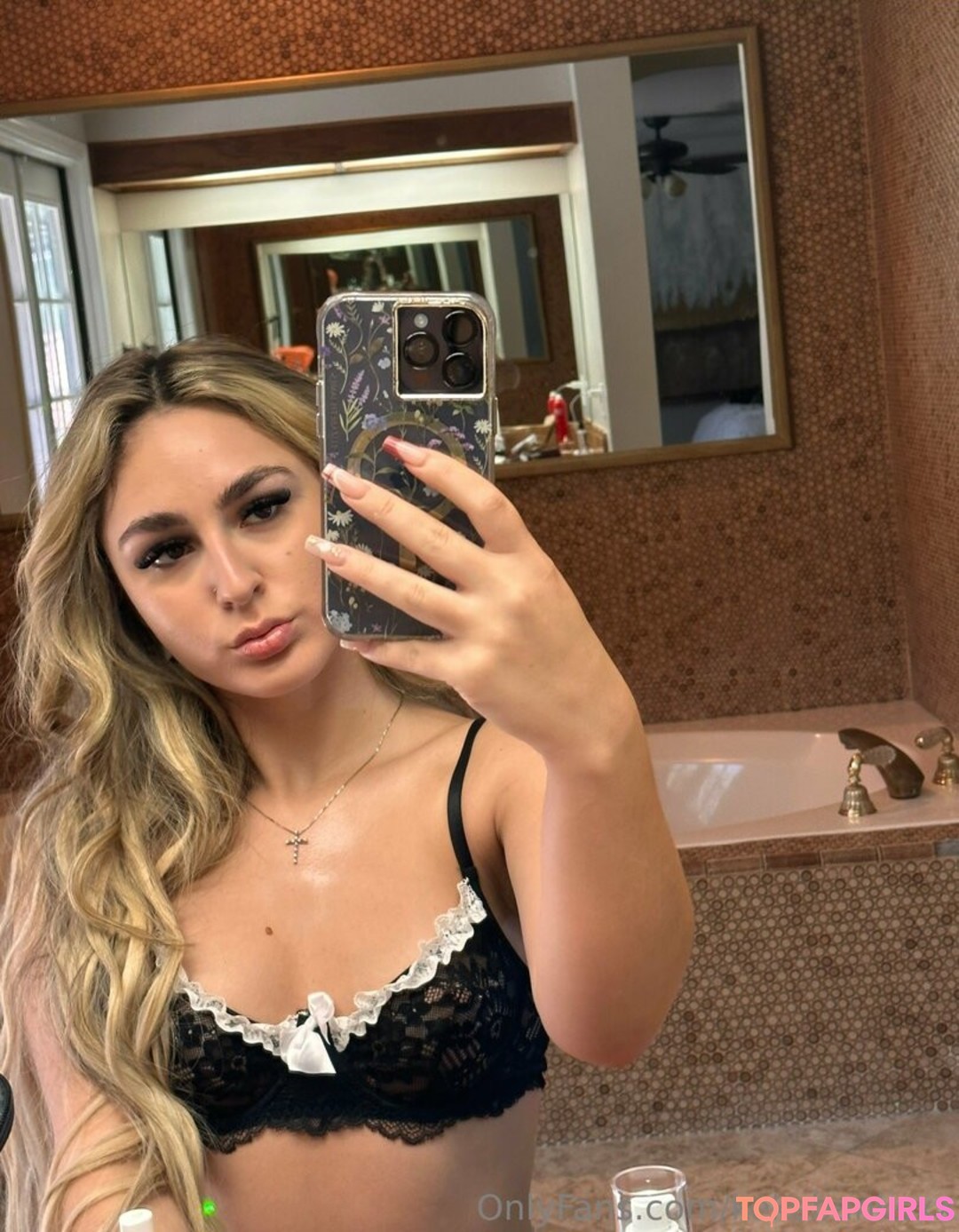 Foto di nudo di fuga di OnlyFans di Kekebanksxx #1167