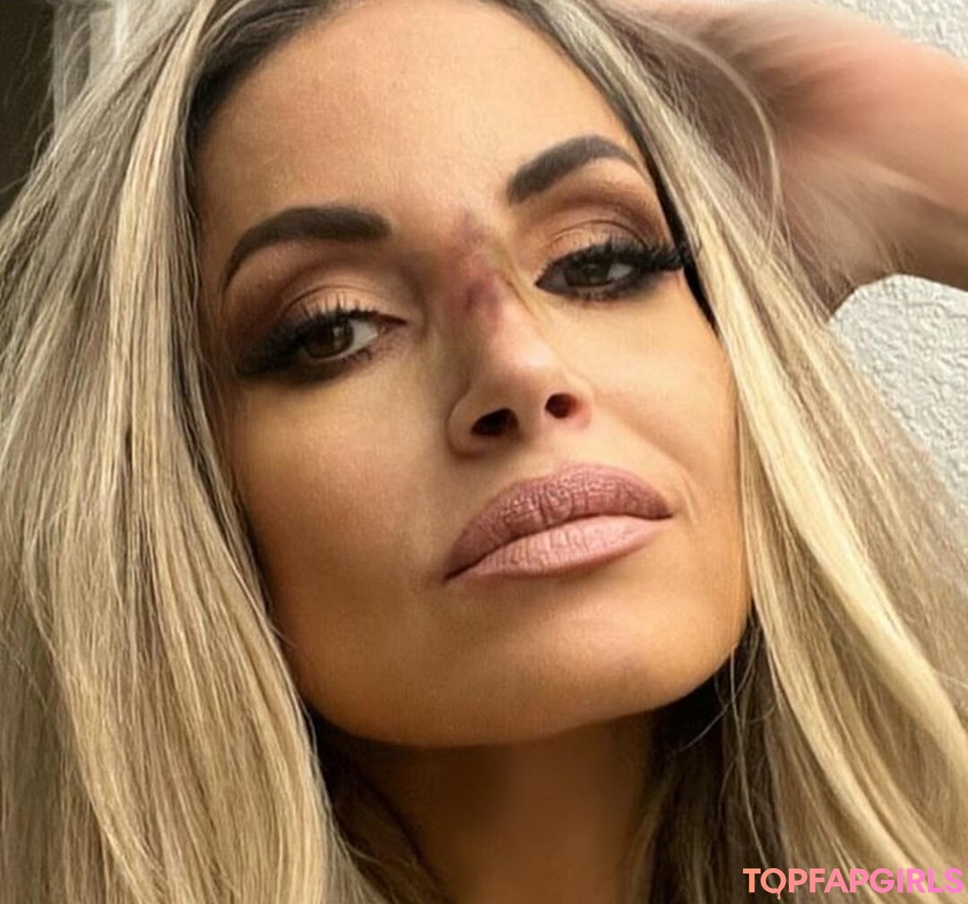 Foto di nudo di fuga di OnlyFans di Trish Stratus #1139