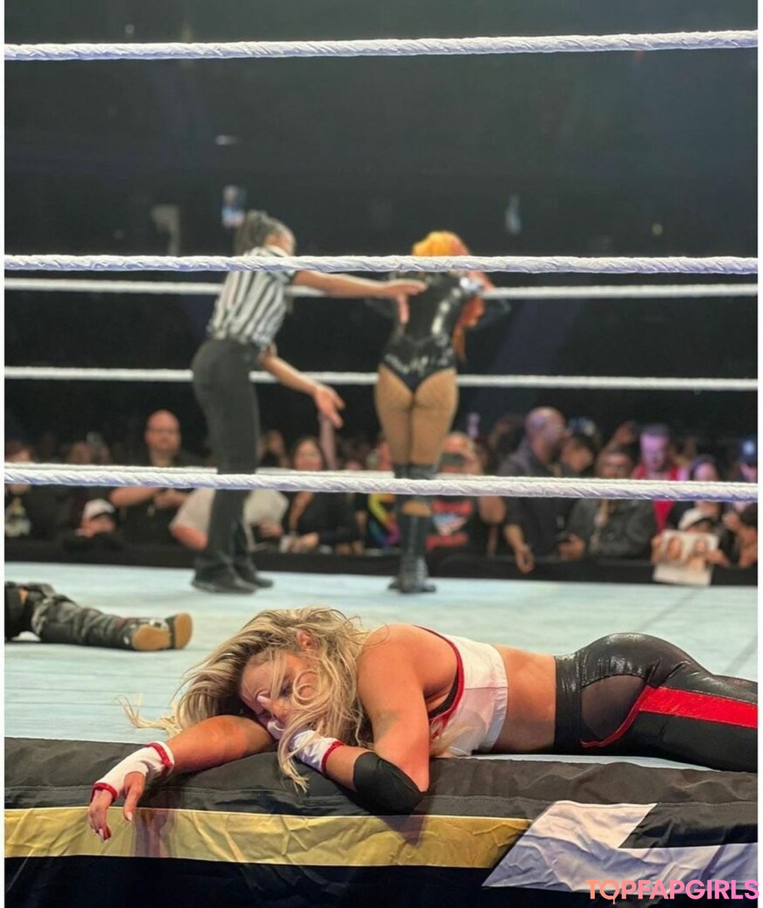 Foto di nudo di fuga di OnlyFans di Trish Stratus #1177