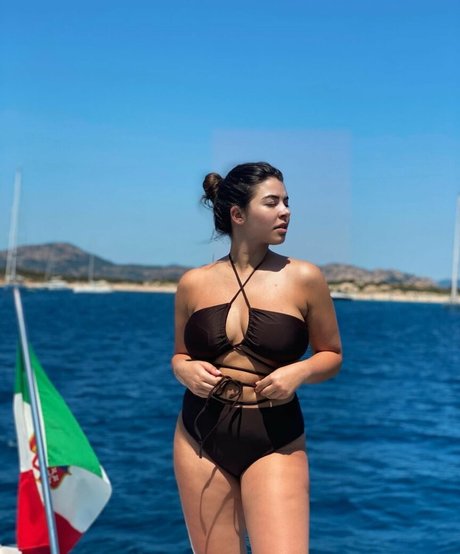 Foto di nudo di fuga di OnlyFans di Anna Rebellato