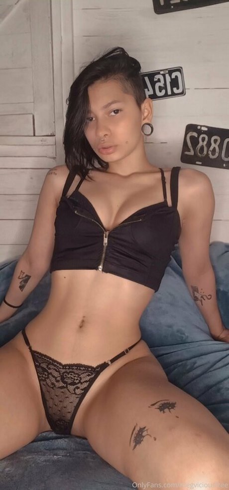 Foto di nudo di fuga di OnlyFans di Meg Vicious