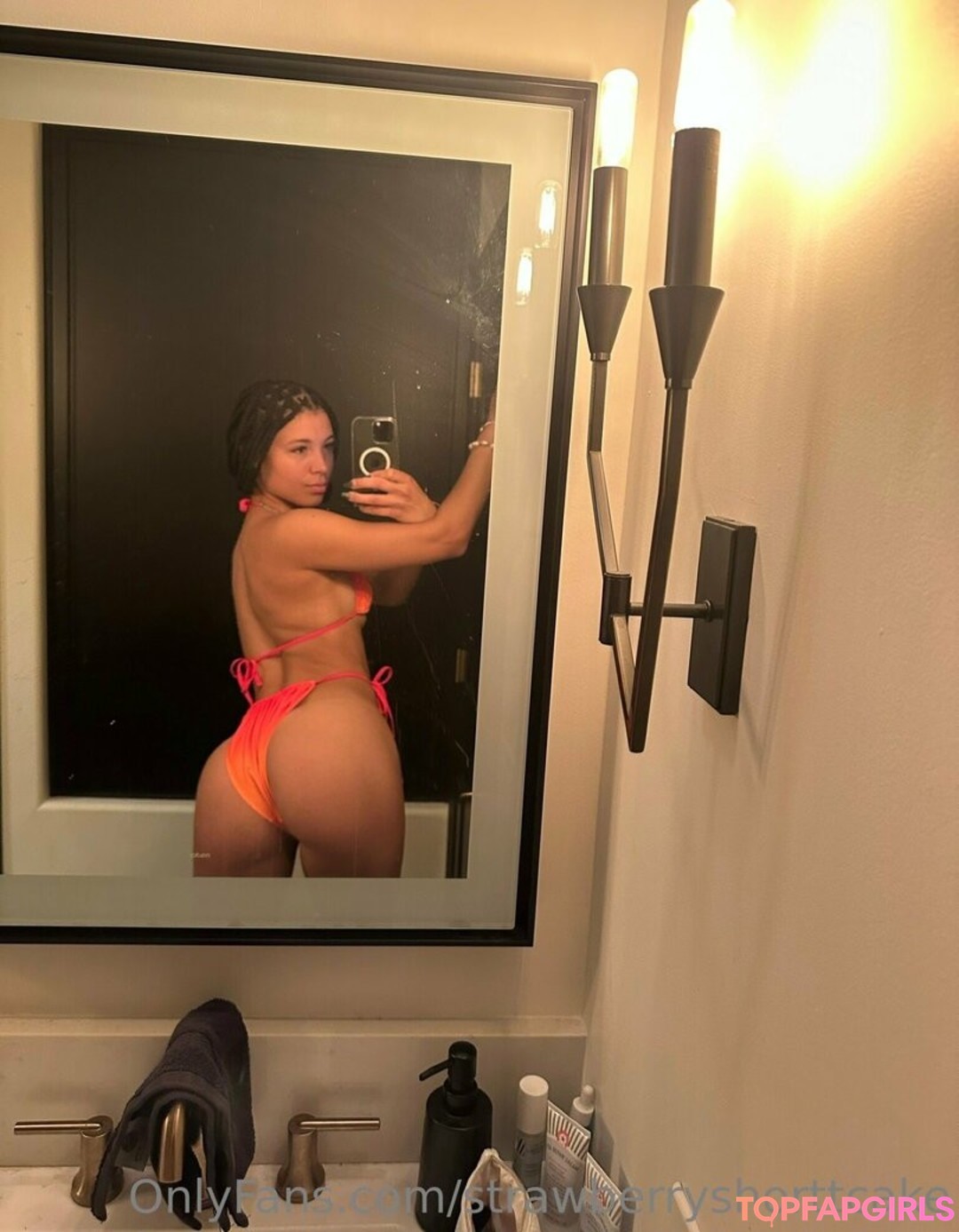 Foto di nudo di fuga di OnlyFans di Strawberryshorttcake #245 Foto di nudo di fuga di OnlyFans di Strawberryshorttcake #245