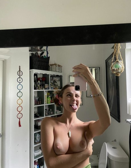 Foto di nudo di fuga di OnlyFans di Tyybabyy