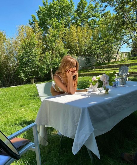 Zahia Dehar