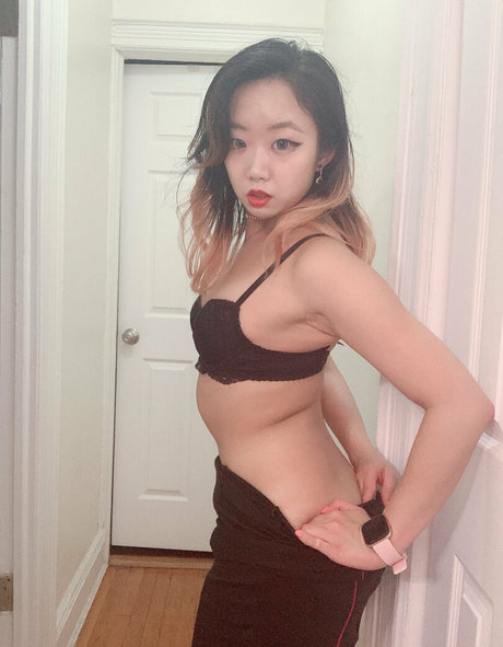 Foto di nudo di fuga di OnlyFans di Pearlpeony