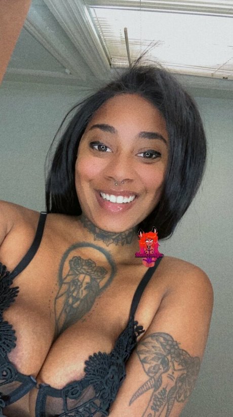 Foto di nudo di fuga di OnlyFans di Malicemiya