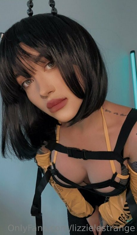Foto di nudo di fuga di OnlyFans di Lizzie Le Strange