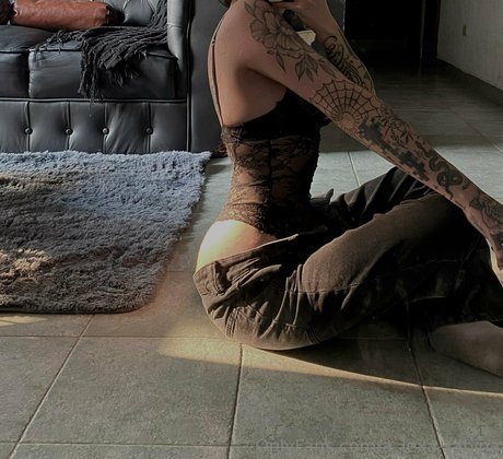 Foto di nudo di fuga di OnlyFans di Alexasabina
