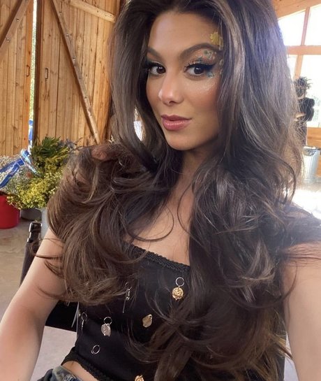 Kira Kosarin