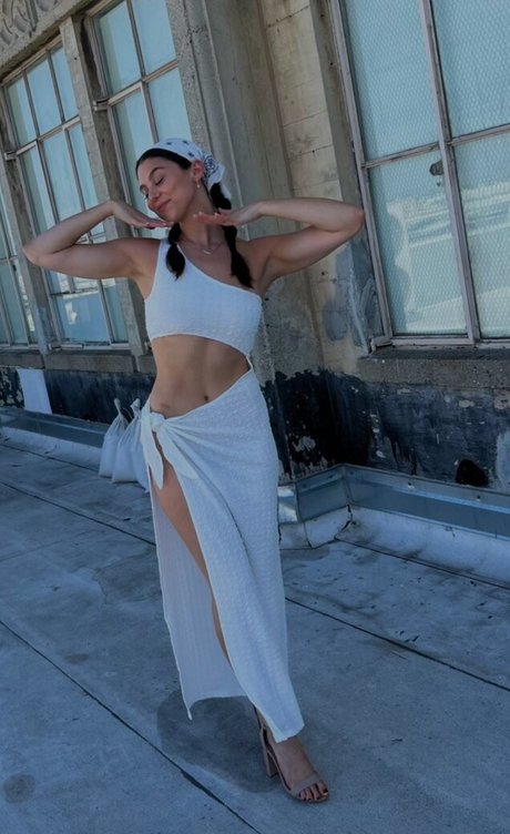 Foto di nudo di fuga di OnlyFans di Kira Kosarin